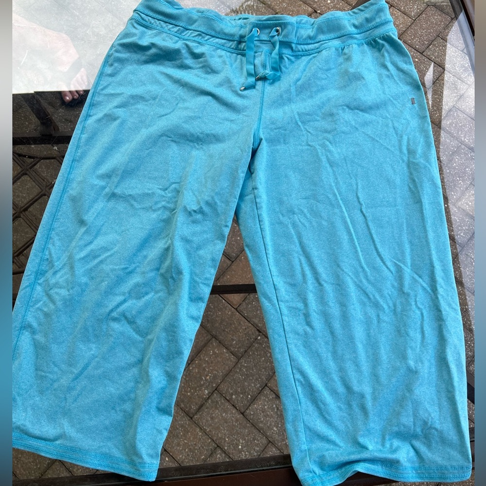Champion Women’s Spandex Capri Pants leggings Turquoise